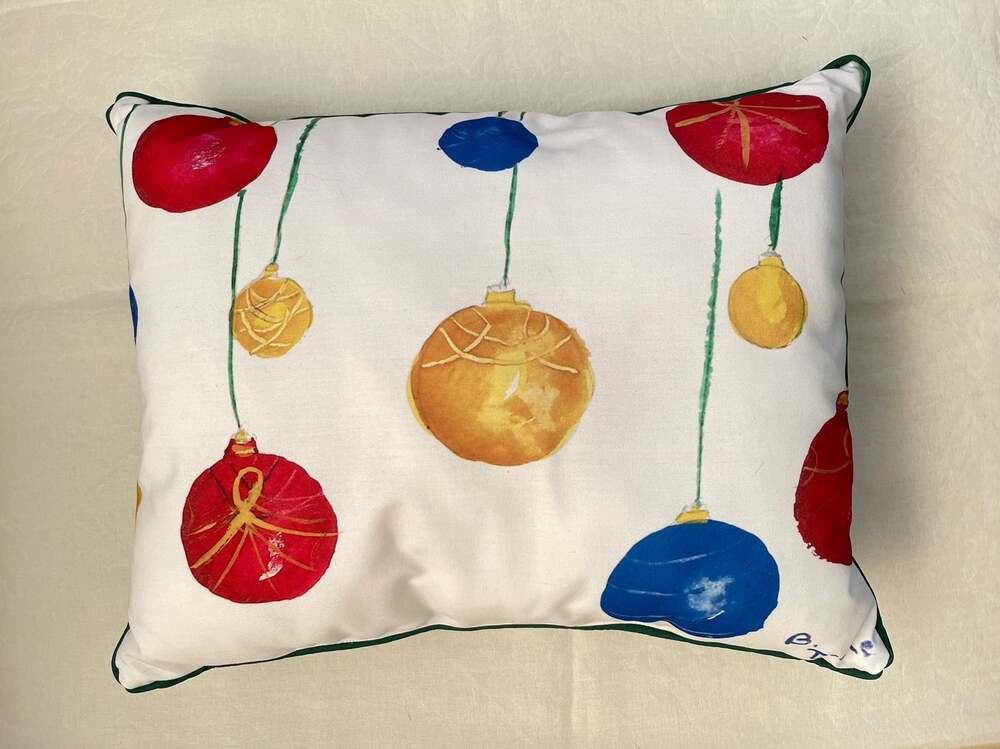 New Betsy Drake Interiors Outdoor Christmas Pillow